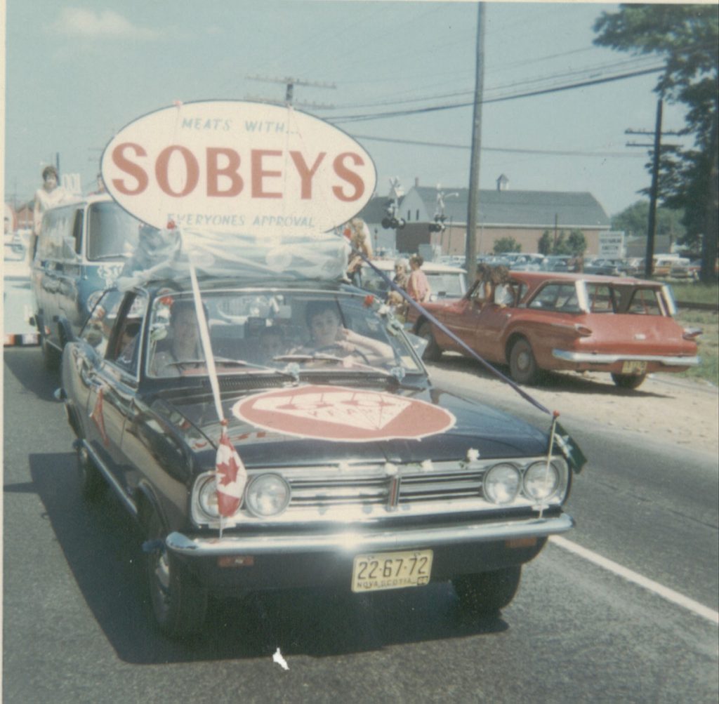 Voiture de Sobeys dans un défilé